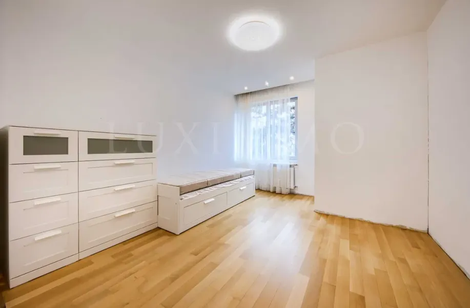 Spacious 2-Bed Apartment Near Marinela Hotel, Lozenets, Sofia - Image 2