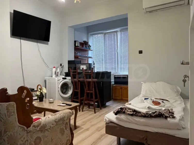 Spacious Fully Furnished Apartment in Plovdiv's Center - Image 4