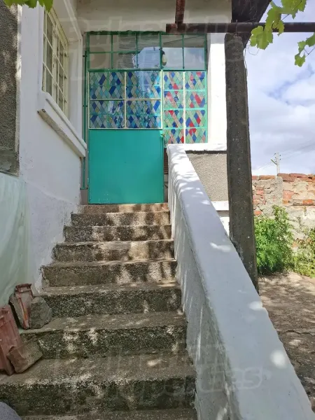 Granite Stone House with Spacious Rooms in Granitovo - Image 5
