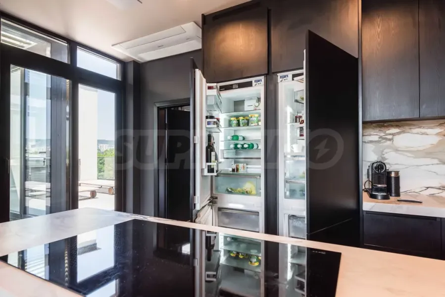 Panoramic Luxury Penthouse with SPA in Varna - Image 1