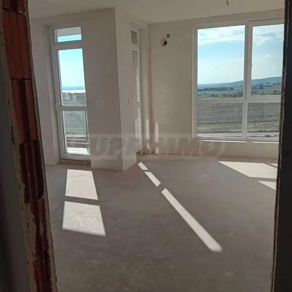 Spacious 2-Bedroom Apartment with Lake Vya View - Image 1