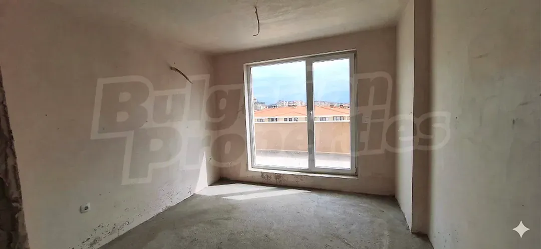Spacious One-Bedroom Apartment with Rooftop Terrace in Ostromila - Image 5