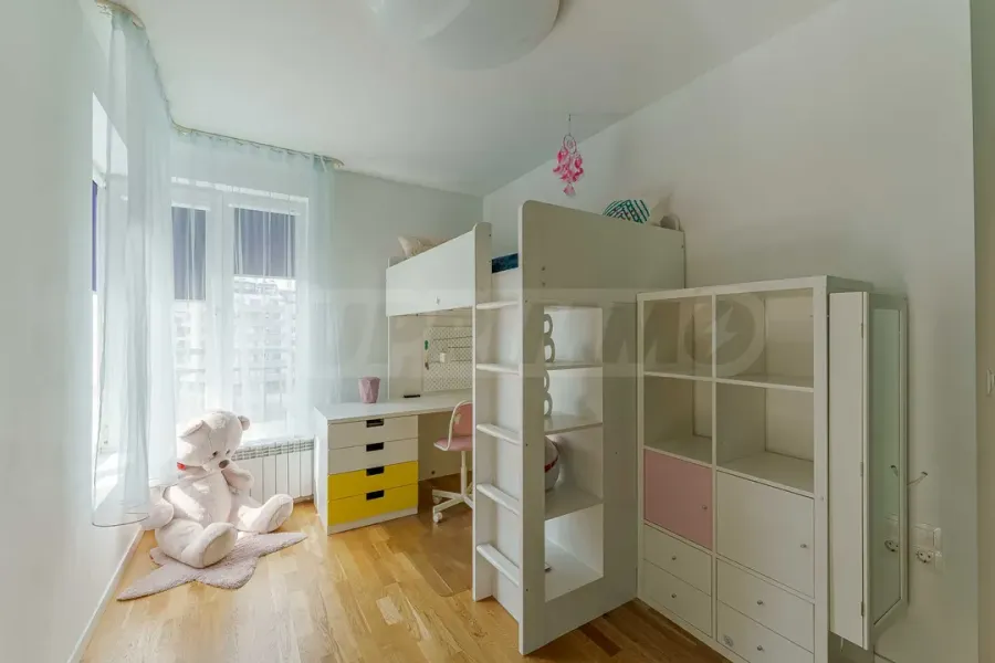 Fully furnished 3-bedroom apartment in Sofia's Student City - Image 4