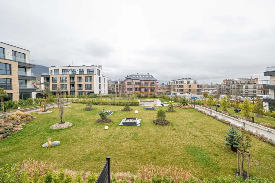 Stylish One-Bedroom Apartment in Green Quarter, Sofia - Image 4