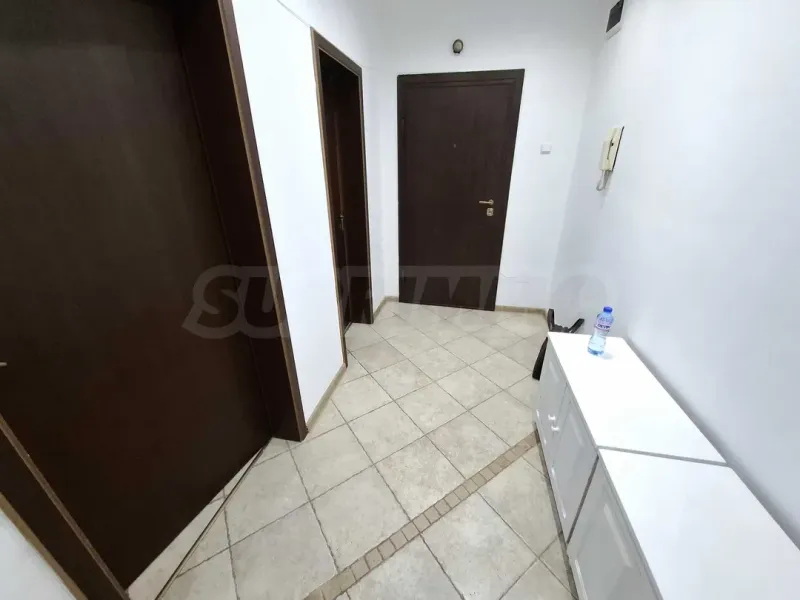 Bright 3-Bedroom Apartment Near Varna City Center - Image 3