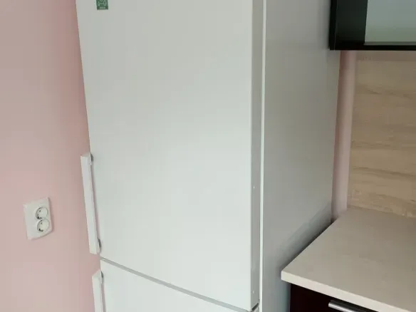 Spacious, Fully Furnished Apartment Near Sofia Parks &amp; Shops - Image 5