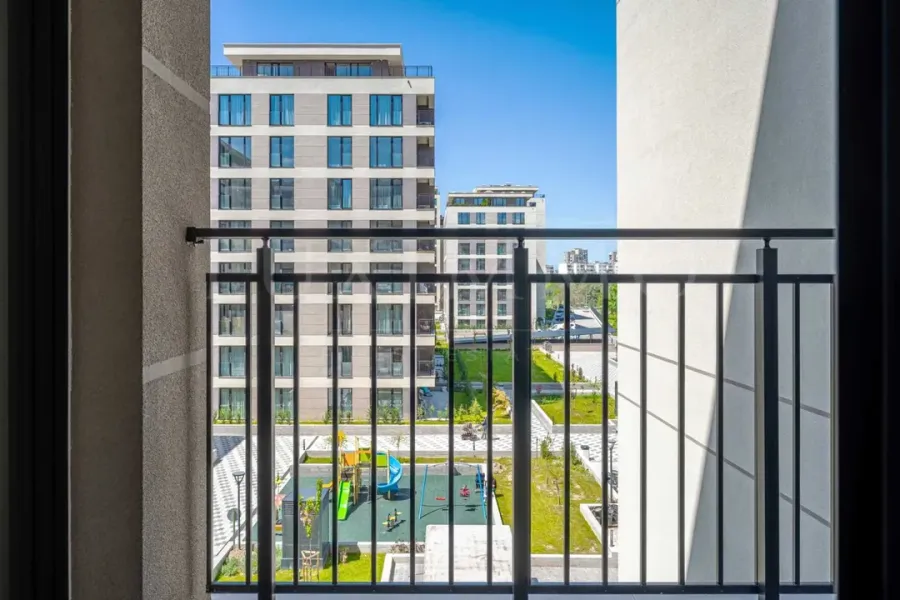 Stylish One-Bedroom Apartment in Prestigious Plovdiv Complex - Image 2
