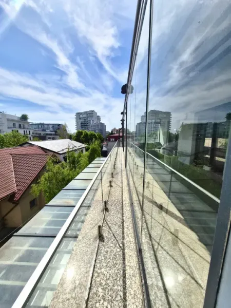 Spacious 5-Bedroom Duplex Penthouse with Terrace in Bucharest - Image 1