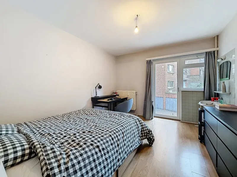 Spacious 6-Bedroom Apartment with Terraces in Woluwe-Saint-Lambert - Image 5