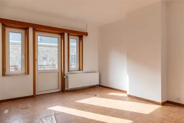 Spacious 5-Bedroom House Near Notre-Dame de Lourdes, Jette, Belgium - Image 3