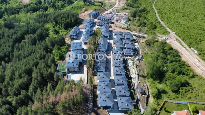 Spacious Pine Forest Home in Sofia's Prestigious Kambanite Residential Park. - Image 4
