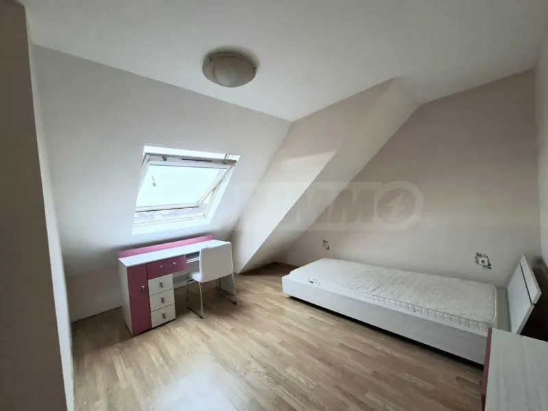 Bright Three-Bedroom Apartment in Varna's "Tsveten Kvartal" - Image 4