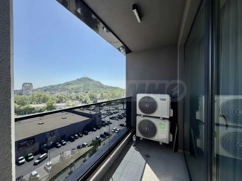 Stylish 2-Bedroom Apartment in Plovdiv City Park - Image 2