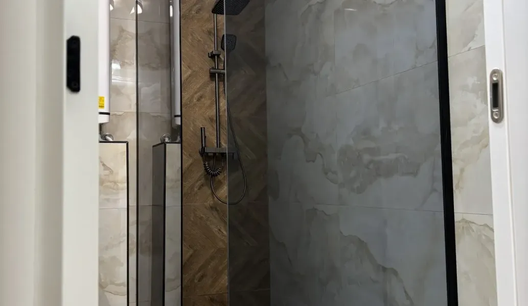 Luxurious Renovated 3-Bedroom Apartment in Vračar, Belgrade - Image 1