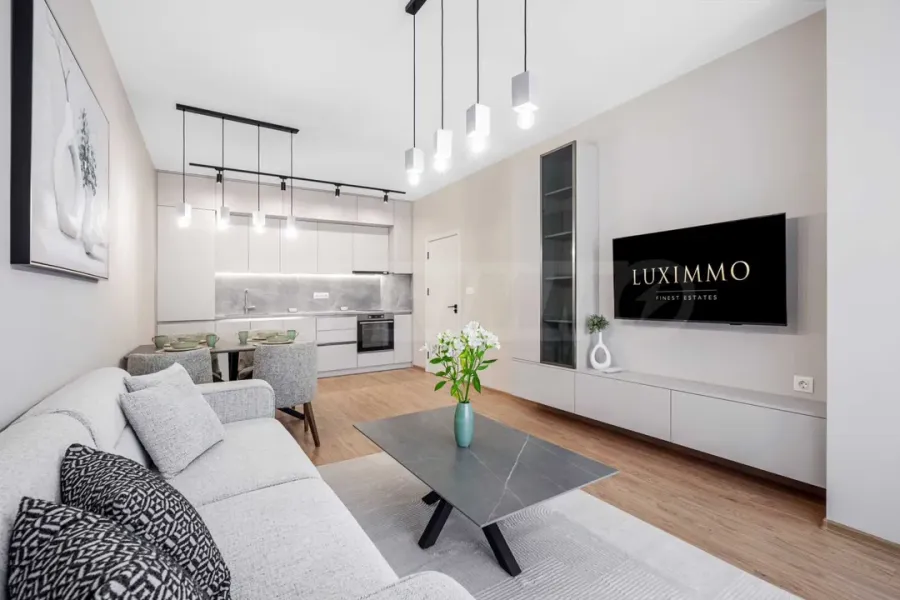Stylish 2-Bedroom Apartment in Residential Park, Plovdiv - Image 5