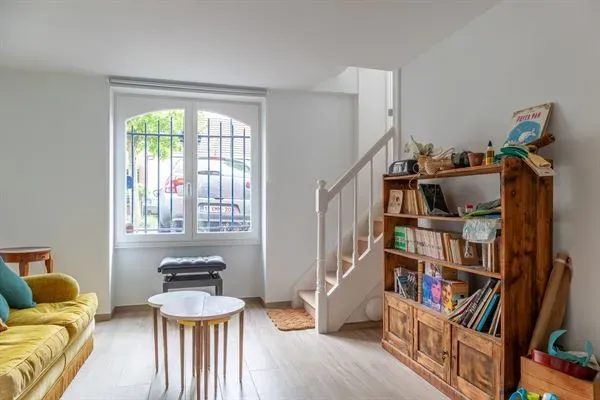 Charming 4-Bedroom House in Ukkel with Terrace and Garden - Image 3