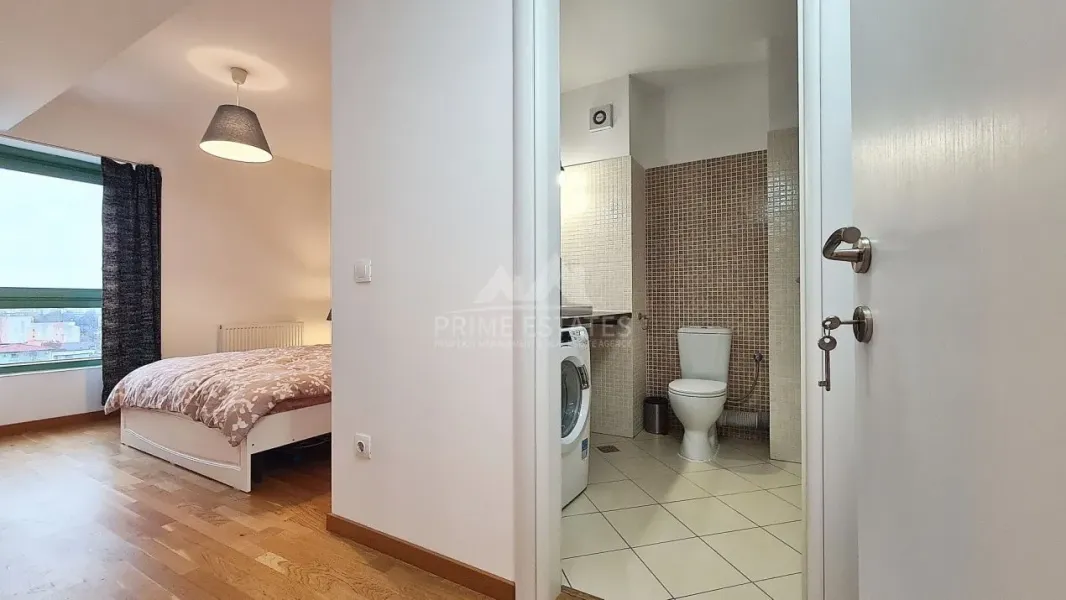 Spacious 2-Bedroom Apartment with Parking and Storage Near Lake Tei - Image 5