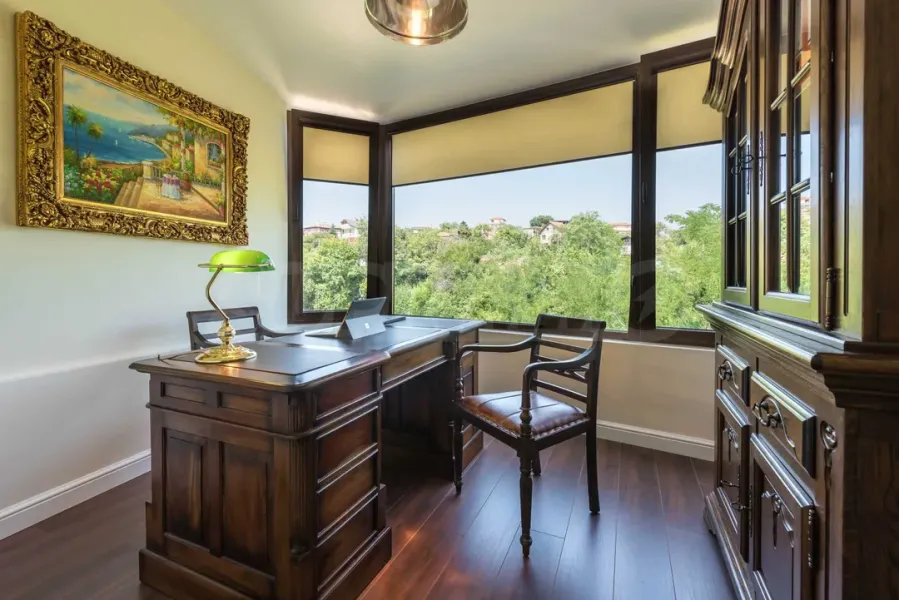 Luxury Penthause with Sea View in Varna - Image 5