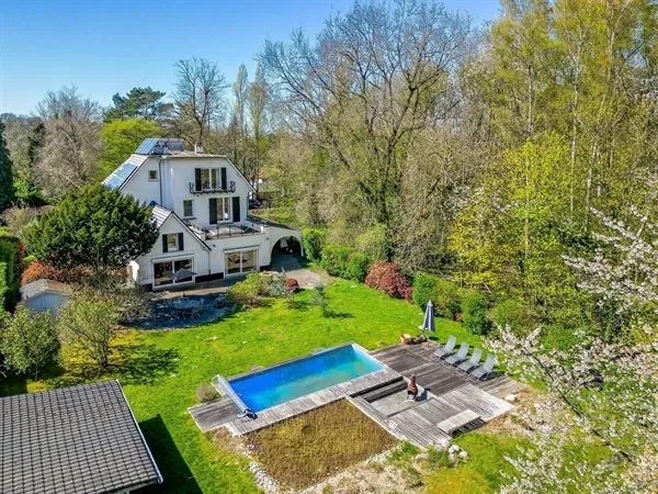 Spectacular Kauwberg House: 5 Bedrooms, 4 Bathrooms, Unique Natural Setting - Image 2