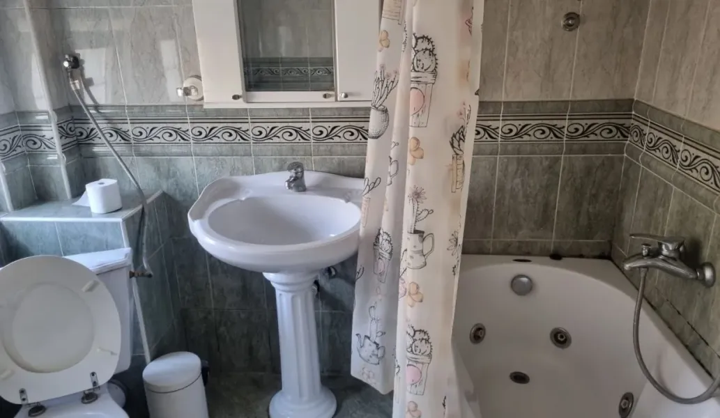 Spacious 5-Bedroom Apartment in Belgrade's Banovo Brdo Center - Image 4