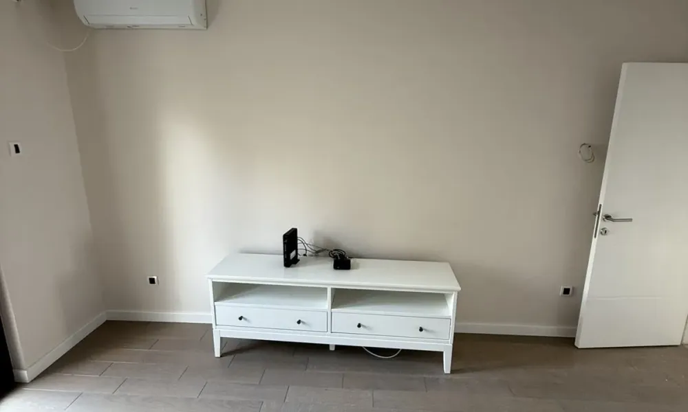 Spacious 5-Bedroom House in Belgrade with Modern Amenities for Rent - Image 4