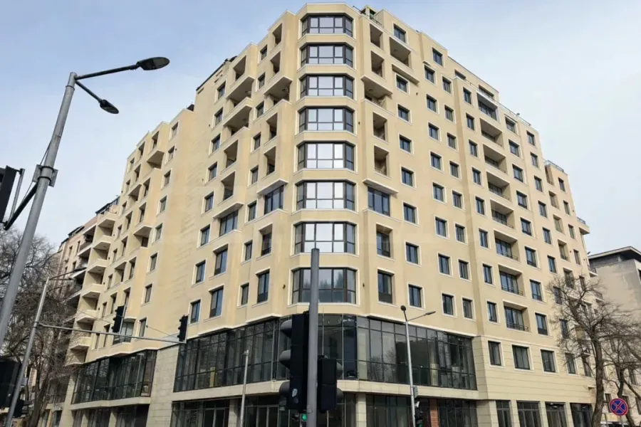 Spacious 2-Bed Apartment in Plovdiv Center - Image 1