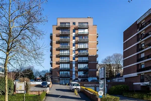 Bright 1-Bedroom Apartment with Terrace in Anderlecht, Westland Area - Image 5