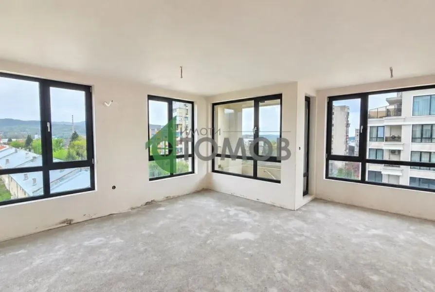 Spacious 3-Bedroom Apartment in New "Ayazmoto" Complex, Stara Zagora - Image 5