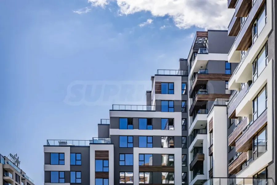 South-Facing Apartment: Modern Sofia Gem - Image 3