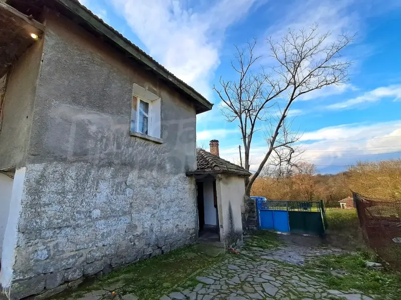 Spacious House with Garden in Granitovo Village, Bulgaria - Image 5