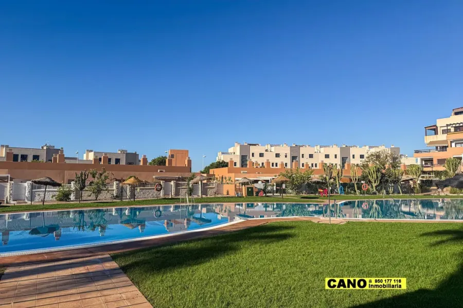 Spacious 2-Bedroom Apartment with Pool in Toyo, Almería - Image 5