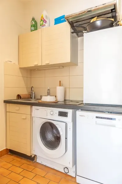 Bright Terrace Apartment in Uccle, Near Bois de la Cambre – 39m2 - Image 2