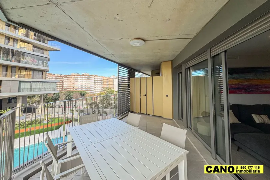 Stylish 3-Bedroom Apartment with Garage & Storage in Almería - Image 1