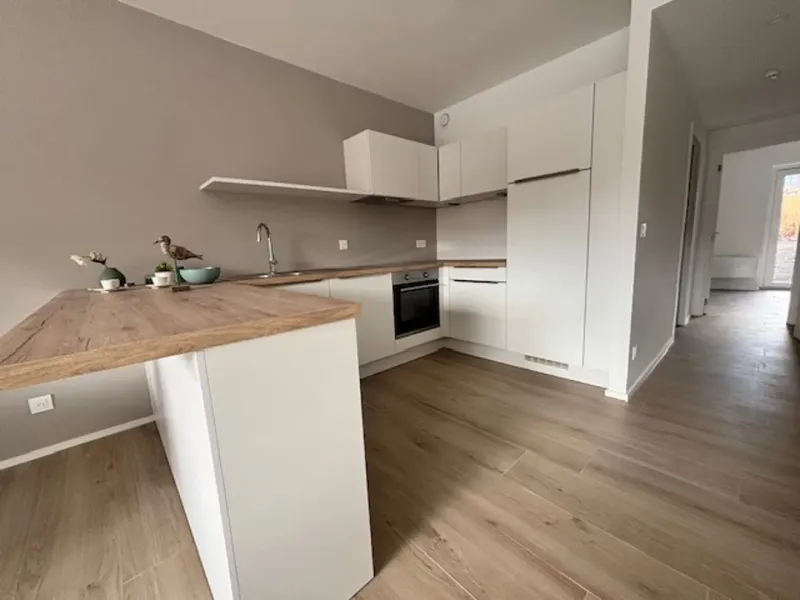 Spacious 2-Bedroom Apartment with Terrace in Mons, Belgium - Image 2