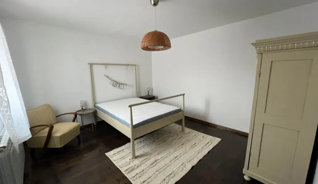 Spacious House in Voždovac with Garage and Three Bedrooms - Image 5