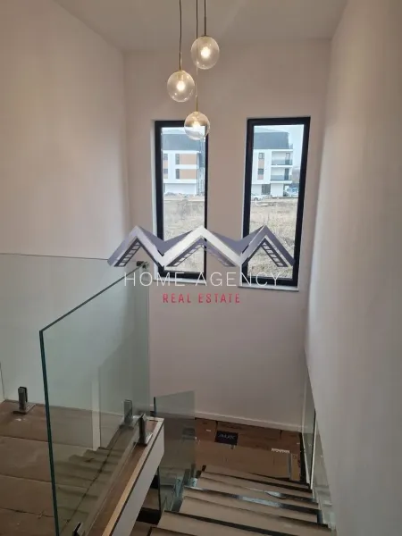 Spacious 4-Bedroom House in Otopeni with Modern Amenities - Image 3