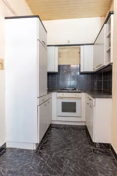 Bright 1-Bedroom Apartment Near Wolvendael Park - Renovation Potential - Image 4