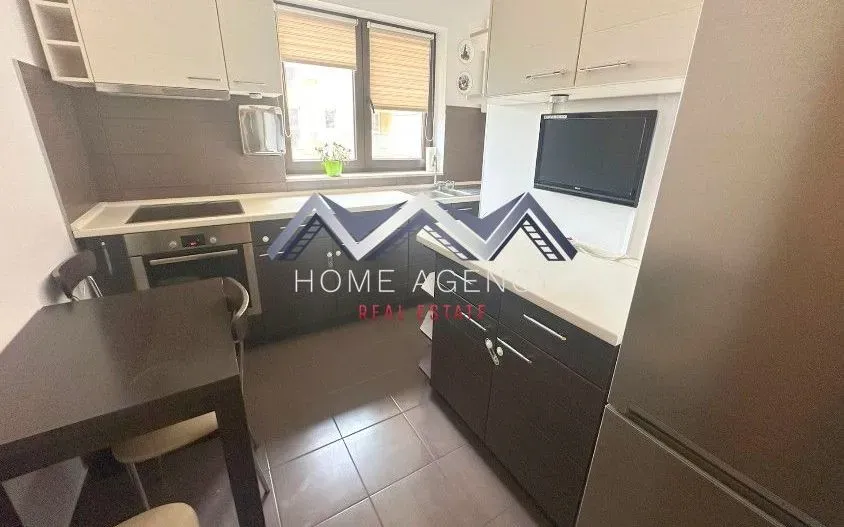 Spacious 3-4 Bedroom Apartment with 3 Bathrooms in Otopeni, Romania - Image 3