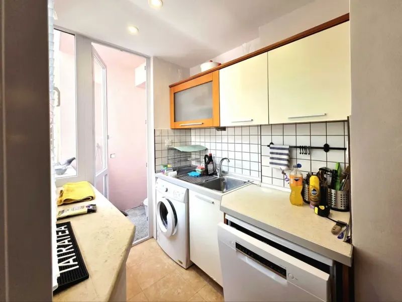 Stylish Sofia Apartment in Central Location - Fully Furnished - Image 1