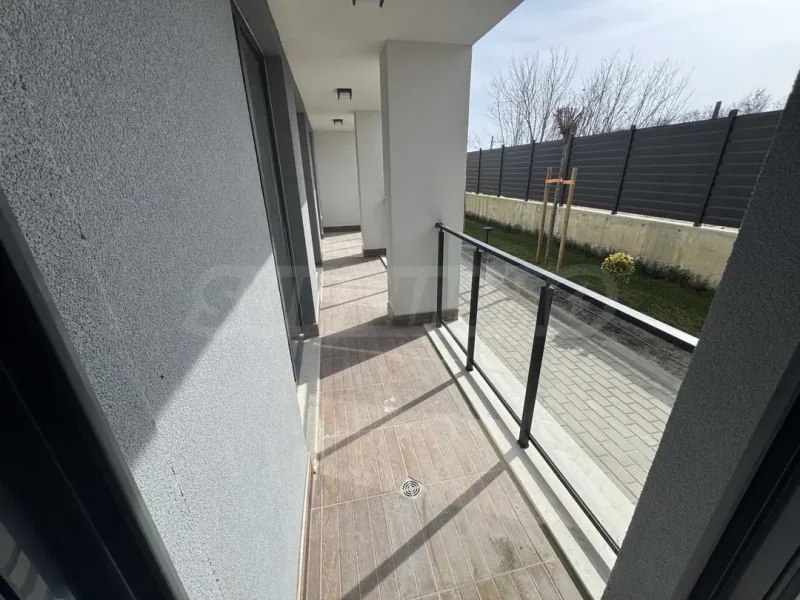 Spacious 3-Bedroom Apartment in Varna Complex - Image 5