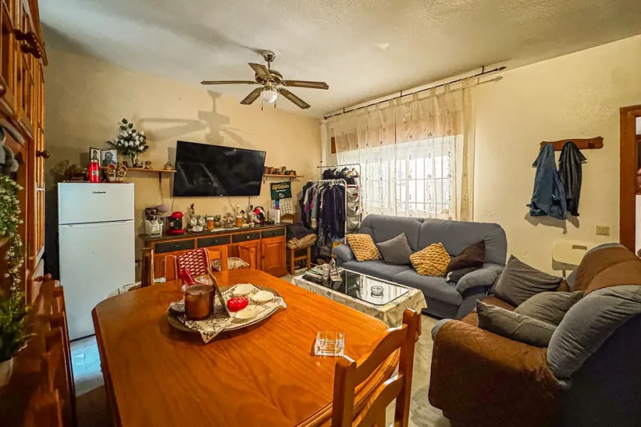 Spacious 3-Bedroom Duplex in Balerma, Near Park and Sports Pavilion - Image 1