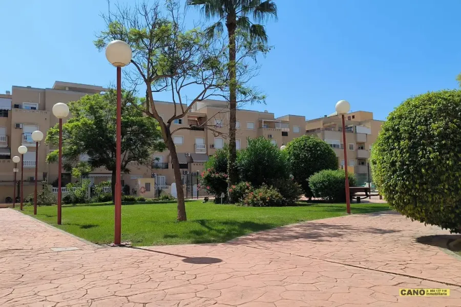 Spacious 3-Bedroom Apartment in Las Salinas, Roquetas de Mar - Image 5
