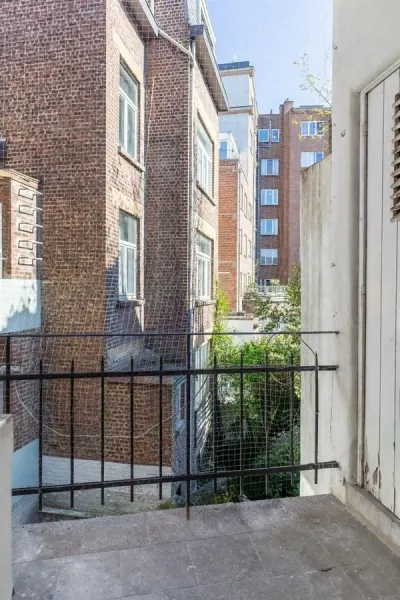 Bright 1-Bedroom Apartment Near Wolvendael Park - Renovation Potential - Image 1