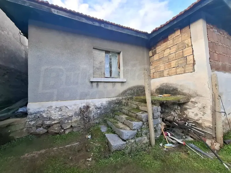Spacious House with Garden in Granitovo Village, Bulgaria - Image 2