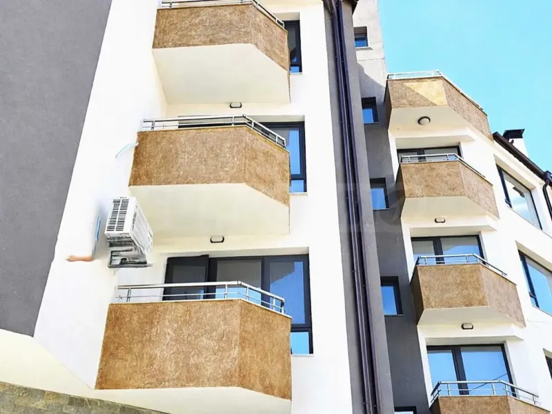 Spacious Varna Apartment with Panoramic Sea Views - Image 5
