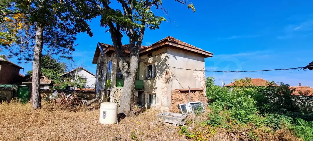 Spacious House with Large Garden Near Pleven, Bulgaria - 4 Bedrooms - Image 1