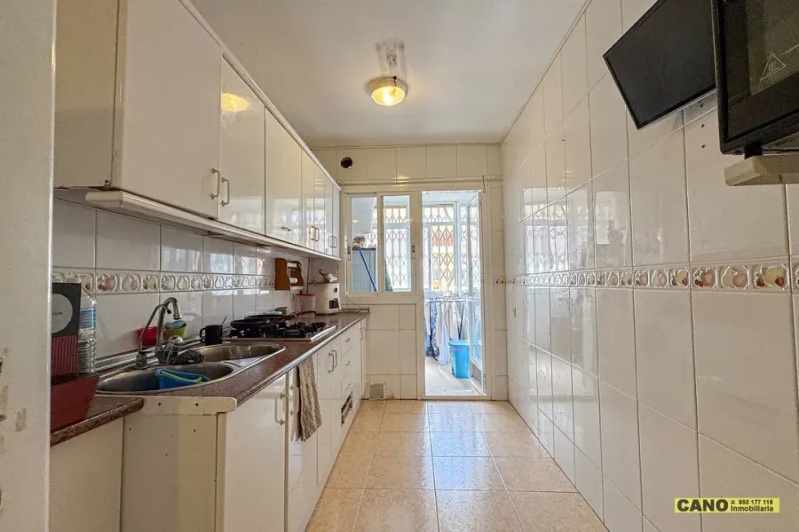 Spacious 3-Bedroom Apartment with Pool & Garage in Aguadulce - Image 4