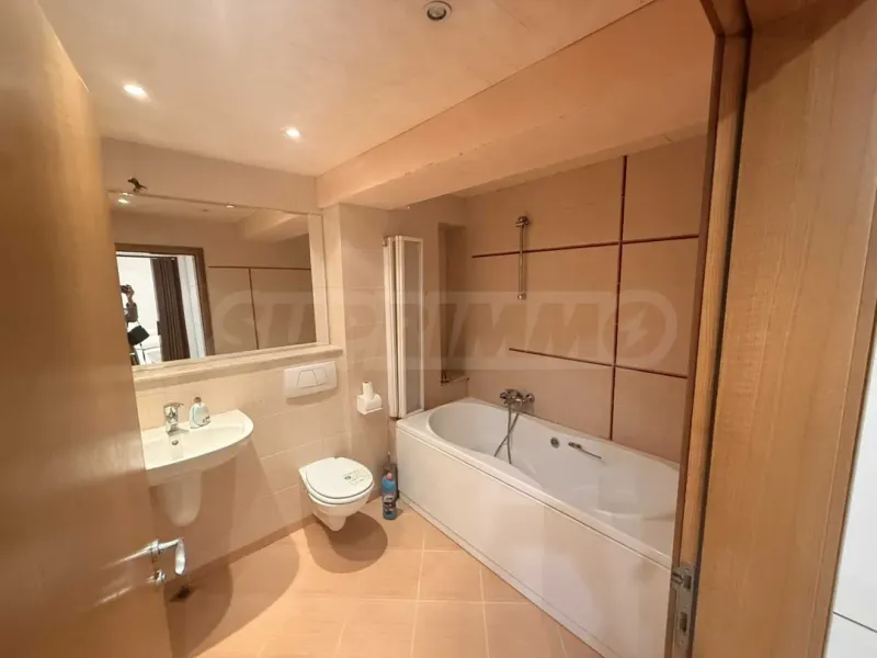 Spacious 3-Bedroom Apartment in New Varna Building - Image 1