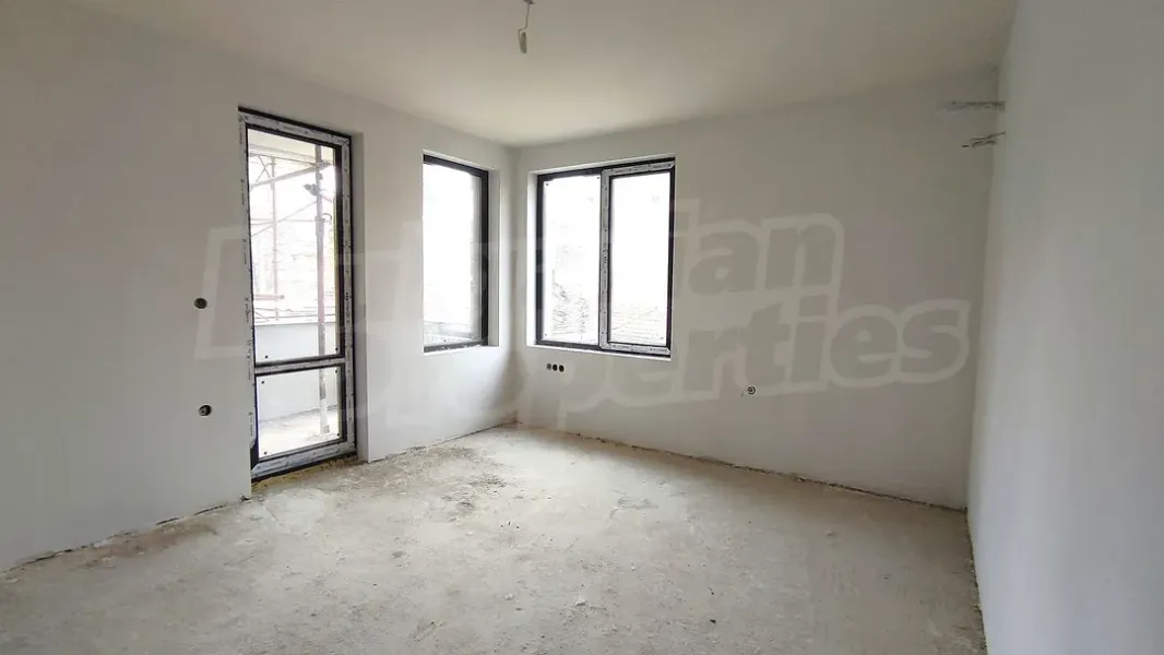 Spacious Two-Bedroom Apartment Near Artillery Park, Stara Zagora - Image 1
