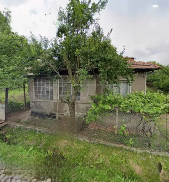 Spacious House with Large Garden Near Sofia, Bulgaria - Image 4
